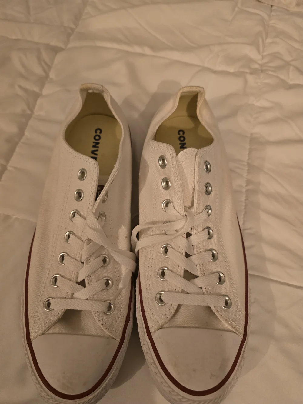 Converse White Canvas Low-Top  Chuck  with Red Trim - Picture 2 of 7